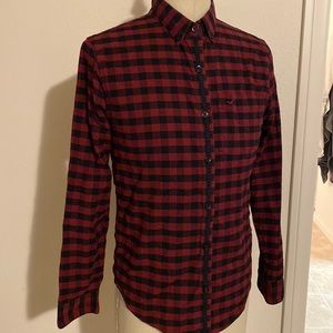 Hollister flex button down